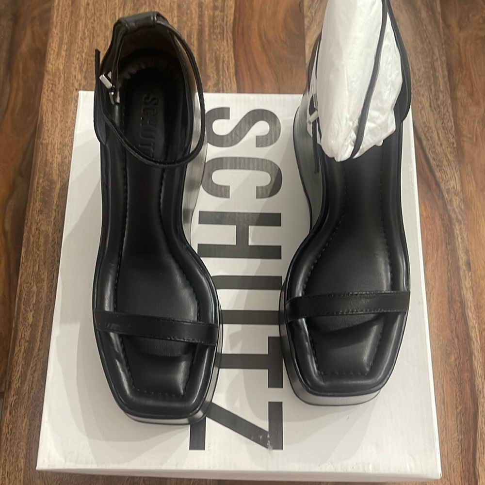 Brand new never worn size 7. Schutz brand with bag
